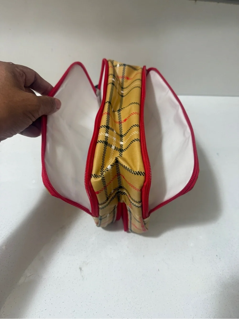 Polyester toiletry bag, SCOUT 3-Way Bag in Burrrberry plaid pattern